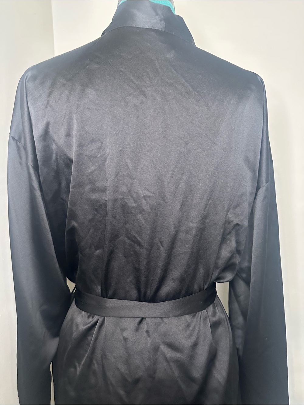 VICTORIA SECRET BLACK ROBE - Picture 5 of 10